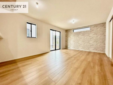 ���r���O�@�傫�ȑ����炽���Ղ�̗z���������閾�邢���r���O�B�J�����̂��郊�r���O�ŉƑ��c���̂��났�̎��Ԃ��߂����܂��I