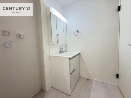 ���ʑ�E���ʏ��@�O�ʋ��d�l�̐��ʏ��́A�g�����Ȃ݂����₷������I���͎��[�ɂȂ��Ă��܂��B�h���C���[�₨���ϓ����Еt������̂Ő��ʑ������X�b�L���ƌ����邱�Ƃ��o���܂��I