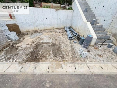 ���ԏ�@���ԃX�y�[�X��2�䕪����܂��I�Z�J���h�J�[�͂������A�o�C�N�⎩�]�ԂȂǂ��u���ꏊ�ɍ���܂���B