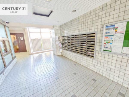 ���r�[�@���r�[�͖��邭�J���������ς��ł��B����������������āA�o�}���Ă���܂��B
