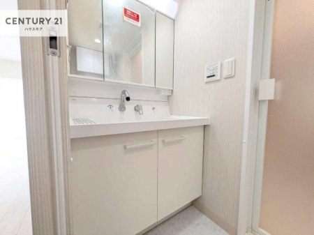 ���ʑ�E���ʏ��@�O�ʋ��d�l�̐��ʏ��́A�g�����Ȃ݂����₷������I���͎��[�ɂȂ��Ă��܂��B�h���C���[�₨���ϓ����Еt������̂Ő��ʑ������X�b�L���ƌ����邱�Ƃ��o���܂��I