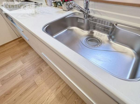 ���d�l�ʐ^(�L�b�`���j�@���C�h�ȃV���N�ł��ˁI�������˂ɂ������������₷���Ǝ����y�X�d�l�̃V�X�e���L�b�`���ł��I
�f�U�C�����Ƌ@�\�������˂��L�b�`���Ő�����������܂��ˁI�i���d�l�j