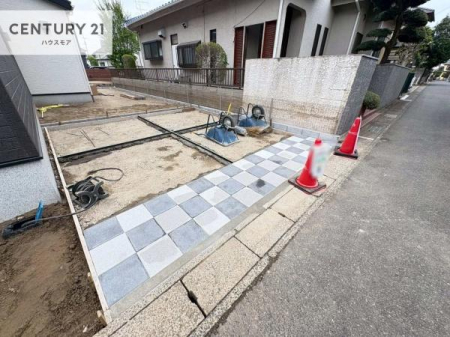 ���ԏ�@���ԃX�y�[�X��3�䕪����܂��I�Z�J���h�J�[�͂������A�o�C�N�⎩�]�ԂȂǂ��u���ꏊ�ɍ���܂���B