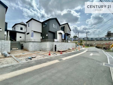 ���̑����n�@�O�ʓ��H��5.7���I�z����ǍD�ȗ��n�ł��B
�Ԍɓ��ꂪ���ȕ������S�ł��ˁB