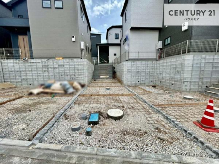 ���ԏ�@���ԃX�y�[�X��2�䕪����܂��I�Z�J���h�J�[�͂������A�o�C�N�⎩�]�ԂȂǂ��u���ꏊ�ɍ���܂���B