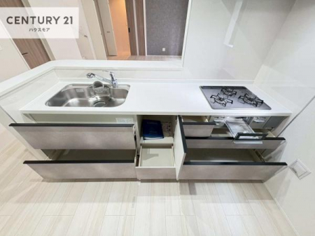 �L�b�`���@���[�X�y�[�X���[�����Ă���A�L�b�`���܂�����������ƕۂ��Ȃ���A�L�X�Ƃ��������X�y�[�X���m�ہB���K�ȍ�Ɗ��ŁA�����̂����������X���[�Y�ɂ͂��ǂ�܂��B