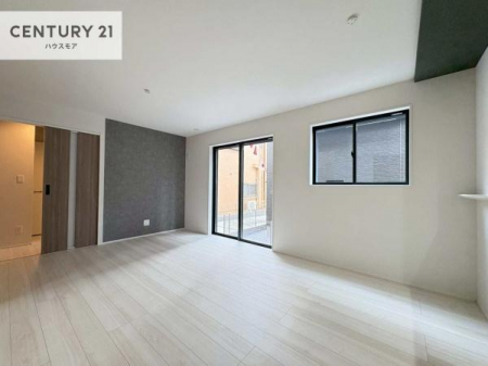 ���r���O�@�D�����z���܂肪���r���O����ł���ċ��S�n�̗ǂ���Ԃ����o���Ă���܂��I
���났�̎��Ԃ��߂����܂��I