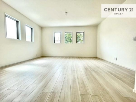 ���r���O�@�D�����z���܂肪���r���O����ł���ċ��S�n�̗ǂ���Ԃ����o���Ă���܂��I
���났�̎��Ԃ��߂����܂��I