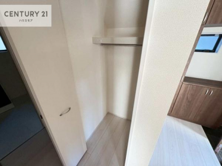 ���[�@�����Ղ�̎��[�X�y�[�X�ŁA��炵���������萮���Z�܂��B�Ƒ��̉ו������ꂢ�ɕЕt���A���������K�ɉ߂����܂��B