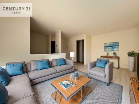 ���r���O�@�Ƌ��CG�p�[�X�ł��B�S�n�ǂ����r���O�͉Ƒ������R�ƏW�܂�܂��B�Ƒ��c�R�̎��Ԃ����������ł��B���Ƒ��ƁA����w�[���������Ԃ��߂��������ł��ˁB