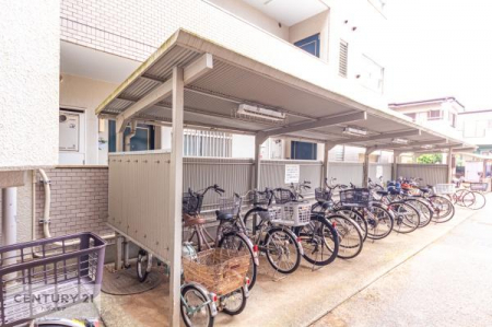 ���̑����p���@���֏ꊮ���ŁA���q���܂̎��]�Ԃ�ʋΗp�̎��]�Ԃ����S���Ēu���܂��B���Ƒ��ɂ����ꂵ���֗��Ȑݔ��ł��B