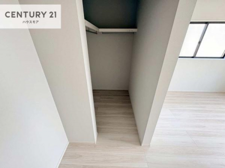 ���[�@�E�H�[�N�C���N���[�[�b�g�t���ł��B��������̂��m���Ȃǂ����[���Ă��������ł��ˁI���ɂ���@�������ȂǋG�ߕ��̑傫�ȉƓd�����[�ł��܂��B�y���n�̔���J�Ò��z