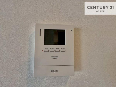 ���̑��@TV���j�^�[�t�C���^�[�t�H���������B���K�҂̊���m�F���Ă���Ή��ł��邽�߁A�h�Ɩʂɂ��z�����ꂽ���S�̐ݔ��ł��B