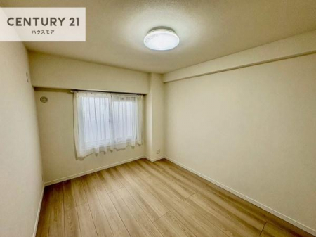 �m���@���邭���ʂ��̗ǂ������ł��B�u�V���v���v�Ƀf�U�C�����ꂽ�����B���R�x�������̂ŉƋ�⃌�C�A�E�g�ł��D�݂̋�Ԃ�n��グ���܂��B�����x�A���n�ɂĂ��m�F���������B