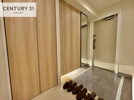 ���ց@�~���[�t���V���[�Y�{�b�N�X�t���Ȃ̂ŁA���ւ��Еt�����|�������₷���ł��I
�X�b�L���������ւŌ˂��J�����u�ԁA�������̂���S�n������Ԃ��o�}���Ă���܂��B