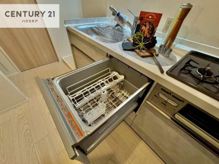 �L�b�`���@�H��@�t���̃L�b�`���ł��I�Z���������r��h�~�Ƃ��đ�ϊ��􂷂�֗��Ȏd�l�ł��I�r���g�C���Ȃ̂ŃL�b�`���̏ꏊ����炸�����X�y�[�X���L���g�����Ƃ��o���܂��I