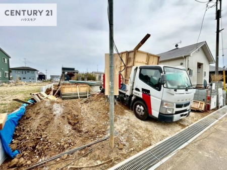 ���ԏ�@���ԃX�y�[�X��2�䕪����܂��I�Z�J���h�J�[�͂������A�o�C�N�⎩�]�ԂȂǂ��u���ꏊ�ɍ���܂���B