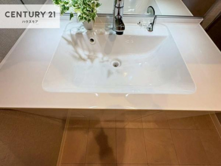 ���ʑ�E���ʏ��@�[�����ʑ�{�E���́A�������˂ɂ����̂ł�����ꂪ�y�X�I���������ۂĂ܂��I
�L���C�Ȑ��ʏ��Ŏ��������̃��`�x�[�V�������オ��܂��ˁI