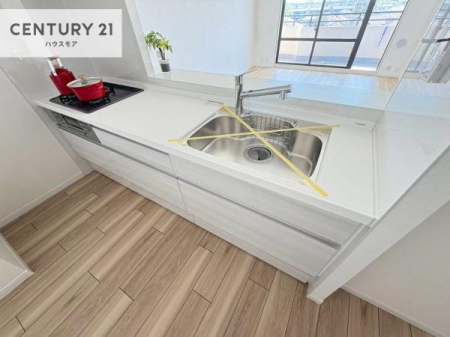 �L�b�`���@��l�C�̑Ζʎ��V�X�e���L�b�`�����̗p���Ă��܂��I���Ƒ��̃R�~���j�P�[�V���������R�Ƒ�����݌v�ł��B
���q�l�ɂ��ڂ��͂��̂Ŋ������ł��ˁB���[�͂�����܂��I