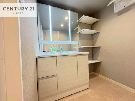 ���ʑ�E���ʏ��@�O�ʋ��d�l�̐��ʏ��́A�g�����Ȃ݂����₷������I���͎��[�ɂȂ��Ă��܂��B�h���C���[�₨���ϓ����Еt������̂Ő��ʑ������X�b�L���ƌ����邱�Ƃ��o���܂��I