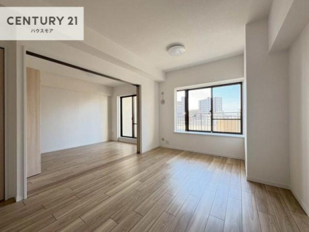 ���r���O�@�D�����z���܂肪���r���O����ł���ċ��S�n�̗ǂ���Ԃ����o���Ă���܂��I
���났�̎��Ԃ��߂����܂��I