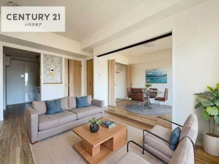 ���r���O�@�Ƌ��CG�p�[�X�ł��B�S�n�ǂ����r���O�͉Ƒ������R�ƏW�܂�܂��B�Ƒ��c�R�̎��Ԃ����������ł��B���Ƒ��ƁA����w�[���������Ԃ��߂��������ł��ˁB