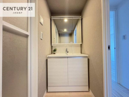 ���ʑ�E���ʏ��@�O�ʋ��d�l�̐��ʏ��́A�g�����Ȃ݂����₷������I���͎��[�ɂȂ��Ă��܂��B�h���C���[�₨���ϓ����Еt������̂Ő��ʑ������X�b�L���ƌ����邱�Ƃ��o���܂��I