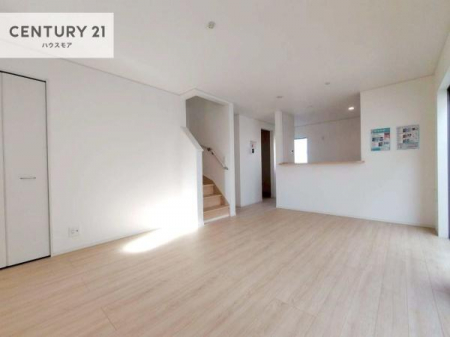 ���r���O�@�D�����z���܂肪���r���O����ł���ċ��S�n�̗ǂ���Ԃ����o���Ă���܂��I
���났�̎��Ԃ��߂����܂��I