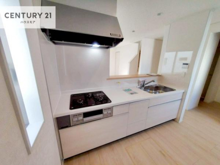 �L�b�`���@��Ƃ肠�钲���X�y�[�X�ō�Ƃ����₷�����K�ȃL�b�`���ł��I
���q�l�ƈꏏ�ɂ��َq������y���߂�L�X�X�y�[�X�ł��B�y�����������ԂɂȂ肻���ł��ˁI