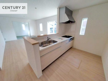 �L�b�`���@��Ƃ肠�钲���X�y�[�X�ō�Ƃ����₷�����K�ȃL�b�`���ł��I
���q�l�ƈꏏ�ɂ��َq������y���߂�L�X�X�y�[�X�ł��B�y�����������ԂɂȂ肻���ł��ˁI