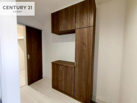 ���ց@�V���[�Y�{�b�N�X�t���B���ւ��Еt�����|�������₷���ł��I
�X�b�L���������ւŌ˂��J�����u�ԁA�������̂���S�n������Ԃ��o�}���Ă���܂��B