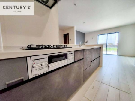 �L�b�`���@��Ƃ肠�钲���X�y�[�X�ō�Ƃ����₷�����K�ȃL�b�`���ł��I
���q�l�ƈꏏ�ɂ��َq������y���߂�L�X�X�y�[�X�ł��B�y�����������ԂɂȂ肻���ł��ˁI