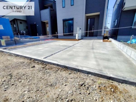 ���ԏ�@���ԃX�y�[�X��2�䕪����܂��I�Z�J���h�J�[�͂������A�o�C�N�⎩�]�ԂȂǂ��u���ꏊ�ɍ���܂���B