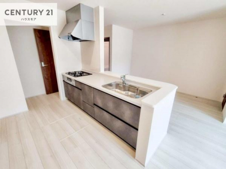 �L�b�`���@��l�C�̑Ζʎ��V�X�e���L�b�`�����̗p���Ă��܂��I���Ƒ��̃R�~���j�P�[�V���������R�Ƒ�����݌v�ł��B
���q�l�ɂ��ڂ��͂��̂Ŋ������ł��ˁB���[�͂�����܂��I