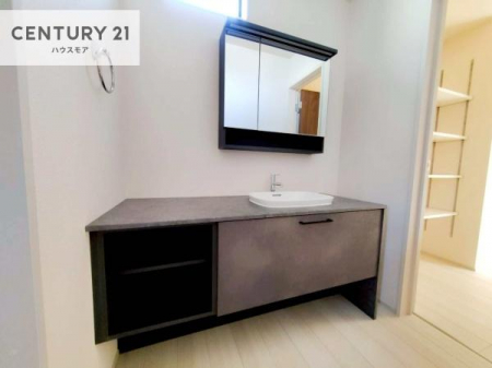 ���ʑ�E���ʏ��@�X�^�C���b�V���ȃf�U�C���̐��ʑ���̗p�B�������ꂽ��Ԃ��A���̏�����A���̎��Ԃ����㎿�Ȃ��̂ɉ��o���܂��B