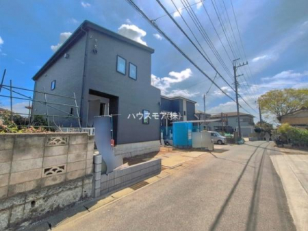 ���̑����n�@�O�ʓ��H4���I�z����ǍD�ȗ��n�ł��B
�Ԍɓ��ꂪ���ȕ������S�ł��ˁB