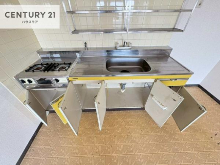 �L�b�`���@���[�X�y�[�X���[�����Ă���A�L�b�`���܂�����������ƕۂ��Ȃ���A�L�X�Ƃ��������X�y�[�X���m�ہB���K�ȍ�Ɗ��ŁA�����̂����������X���[�Y�ɂ͂��ǂ�܂��B