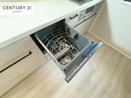 �L�b�`���@�H��@�t���̃L�b�`���ł��I�Z���������r��h�~�Ƃ��đ�ϊ��􂷂�֗��Ȏd�l�ł��I�r���g�C���Ȃ̂ŃL�b�`���̏ꏊ����炸�����X�y�[�X���L���g�����Ƃ��o���܂��I