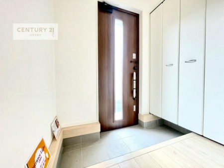 ���ց@�V���[�Y�{�b�N�X�t���B���ւ��Еt�����|�������₷���ł��I
�X�b�L���������ւŌ˂��J�����u�ԁA�������̂���S�n������Ԃ��o�}���Ă���܂��B