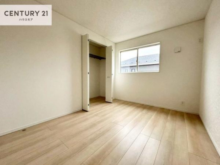 �m���@�L�x�Ȏ��[�X�y�[�X�ŁA�Z��Ԃ�������B
��������}���A��������Ԃ�ۂĂ���[�[���̏Z�܂��ł��B