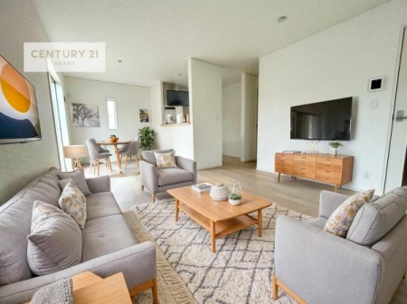 ���r���O�@�Ƌ��CG�p�[�X�ł��B��؂ȉƑ����W�܂邩�炱��LDK�ɂ͂�����肽���B
�q�����������C�ɏ΂��Ȃ��瑖�����Ă���p�����������u�L���Ƃɂ��ėǂ������v�Ǝv���u�Ԃł��B