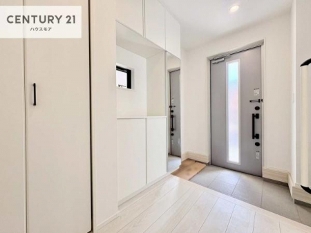 ���ց@�~���[�t���V���[�Y�{�b�N�X�t���Ȃ̂ŁA���ւ��Еt�����|�������₷���ł��I
�X�b�L���������ւŌ˂��J�����u�ԁA�������̂���S�n������Ԃ��o�}���Ă���܂��B�y���n�̔���J�Ò��z