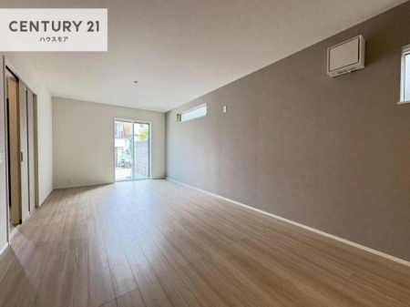 ���r���O�@�J�����̂���L�XLDK�I�\�t�@�[��_�C�j���O�e�[�u����u���Ă������ɂȂ�Ȃ��̂ŉ��K�ɉ߂����܂��I�R�~���j�P�[�V���������₷�����r���O�ł��B