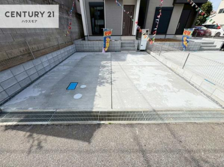 ���ԏ�@���ԃX�y�[�X��2�䕪����܂��I�Z�J���h�J�[�͂������A�o�C�N�⎩�]�ԂȂǂ��u���ꏊ�ɍ���܂���B