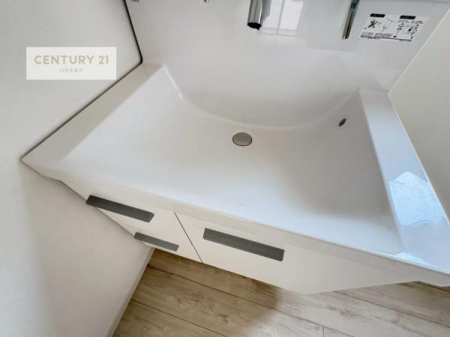 ���ʑ�E���ʏ��@�[�����ʑ�{�E���́A�������˂ɂ����̂ł�����ꂪ�y�X�I���������ۂĂ܂��I
�L���C�Ȑ��ʏ��Ŏ��������̃��`�x�[�V�������オ��܂��ˁI