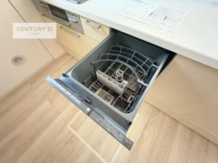 �L�b�`���@�H��@�t���̃L�b�`���ł��I�Z���������r��h�~�Ƃ��đ�ϊ��􂷂�֗��Ȏd�l�ł��I�r���g�C���Ȃ̂ŃL�b�`���̏ꏊ����炸�����X�y�[�X���L���g�����Ƃ��o���܂��I