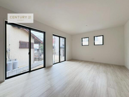 ���r���O�@�傫�ȑ����炽���Ղ�̗z���������閾�邢���r���O�B�J�����̂��郊�r���O�ŉƑ��c���̂��났�̎��Ԃ��߂����܂��I�����w�\�ł��I���񌻒n�ŗz������Ȃǂ��̊����������܂��I