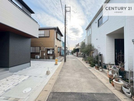 ���̑����n�@�O�ʓ��H4���I�z����ǍD�ȗ��n�ł��B
�Ԍɓ��ꂪ���ȕ������S�ł��ˁB