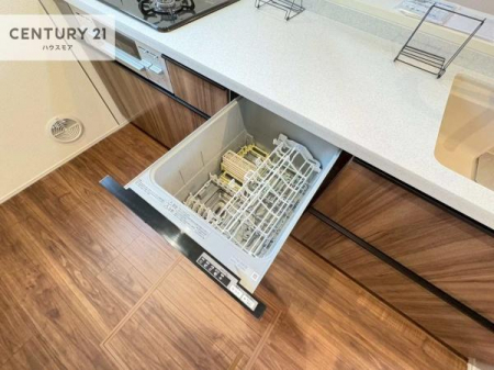 �L�b�`���@�H��@�t���̃L�b�`���ł��I�Z���������r��h�~�Ƃ��đ�ϊ��􂷂�֗��Ȏd�l�ł��I�r���g�C���Ȃ̂ŃL�b�`���̏ꏊ����炸�����X�y�[�X���L���g�����Ƃ��o���܂��I