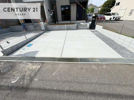 ���ԏ�@���ԃX�y�[�X��2�䕪����܂��I�Z�J���h�J�[�͂������A�o�C�N�⎩�]�ԂȂǂ��u���ꏊ�ɍ���܂���B